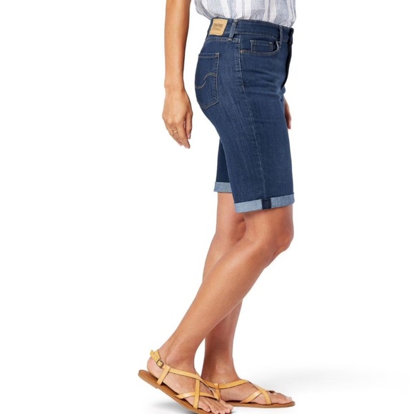 Levi Strauss Signature Bermuda Shorts - Picture 3 of 8